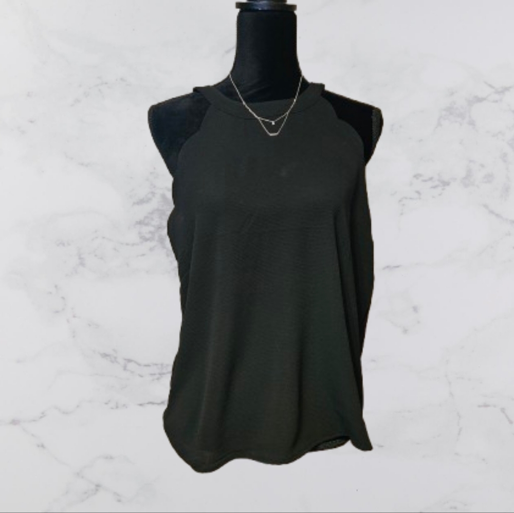 Monteau Los Angeles womens med.  Black Sleeveless Top scalloped detail on sleeve